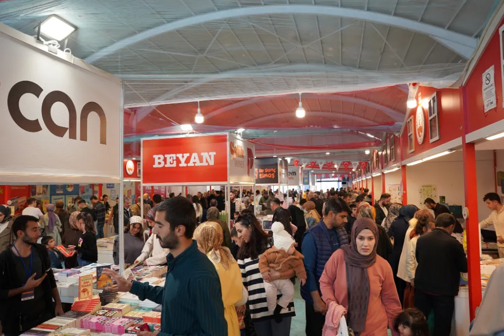 Kahta’da İlk Kitap Fuarı Yoğun İlgi Görüyor