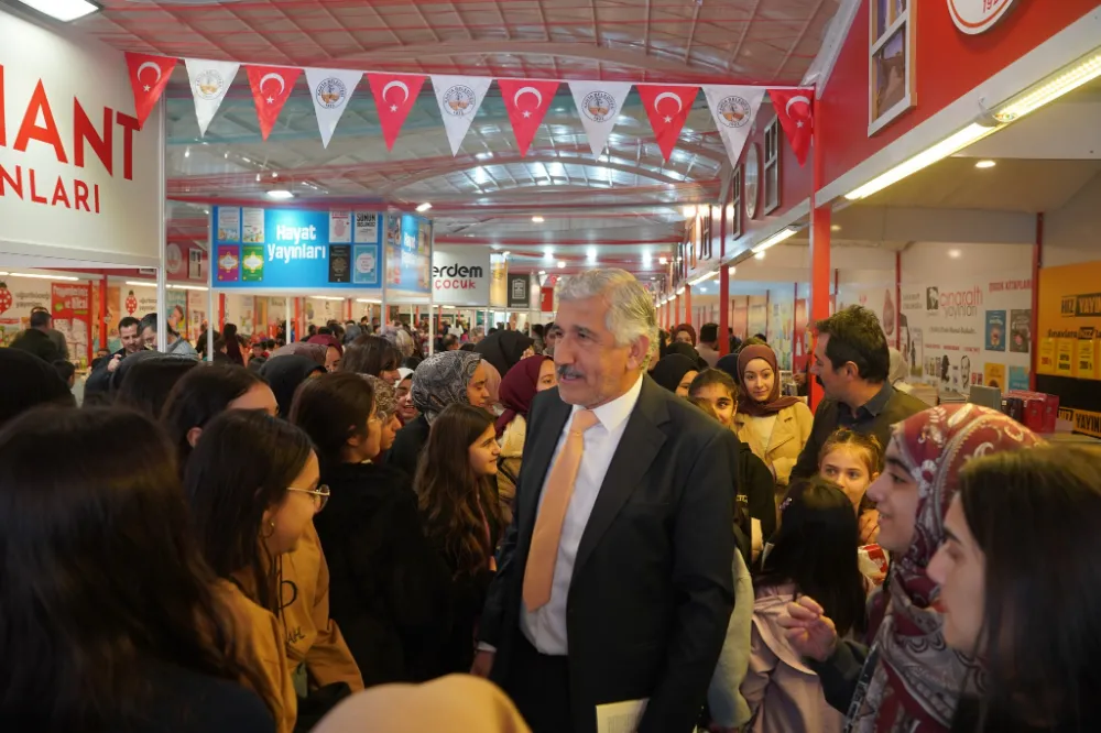 Kahta Kitap Fuarı Kültür Şölenine Dönüştü: Yoğun İlgi Sürüyor