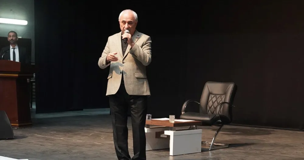Kâhta Kitap Fuarı’nda Prof. Dr. Nurullah Genç’e Büyük İlgi